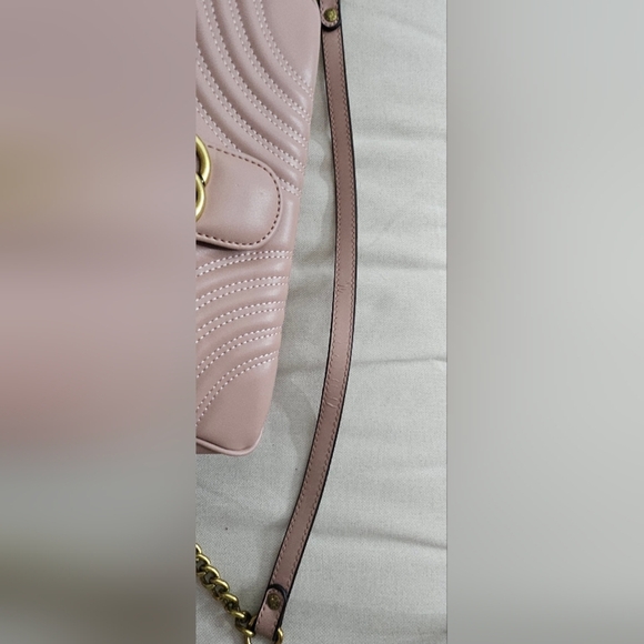 🌟New Large Blush Pink Quilted Handbag with Gold Accents🌟 - Picture 12 of 12